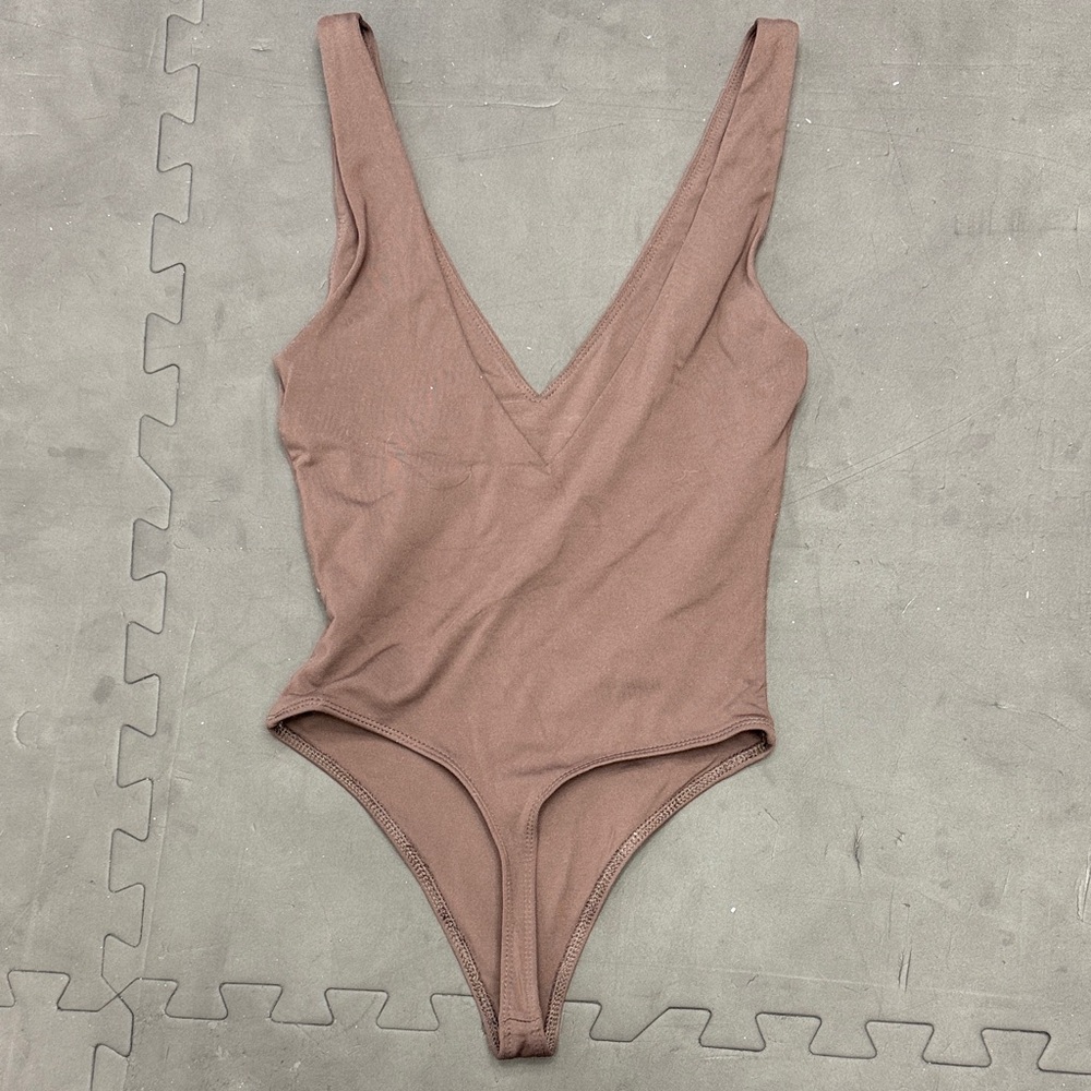 Babaton Chocolate V-Neck Body Suit - Picture 3 of 3
